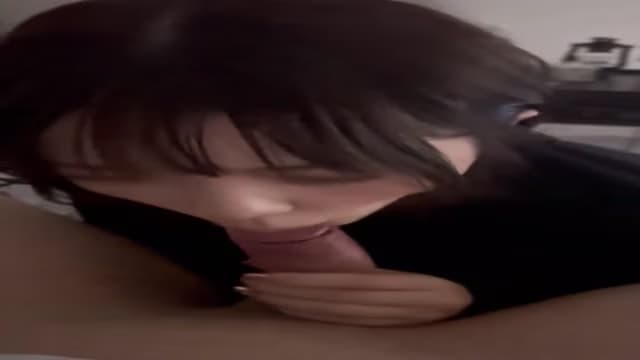 美人彼女のフェラ